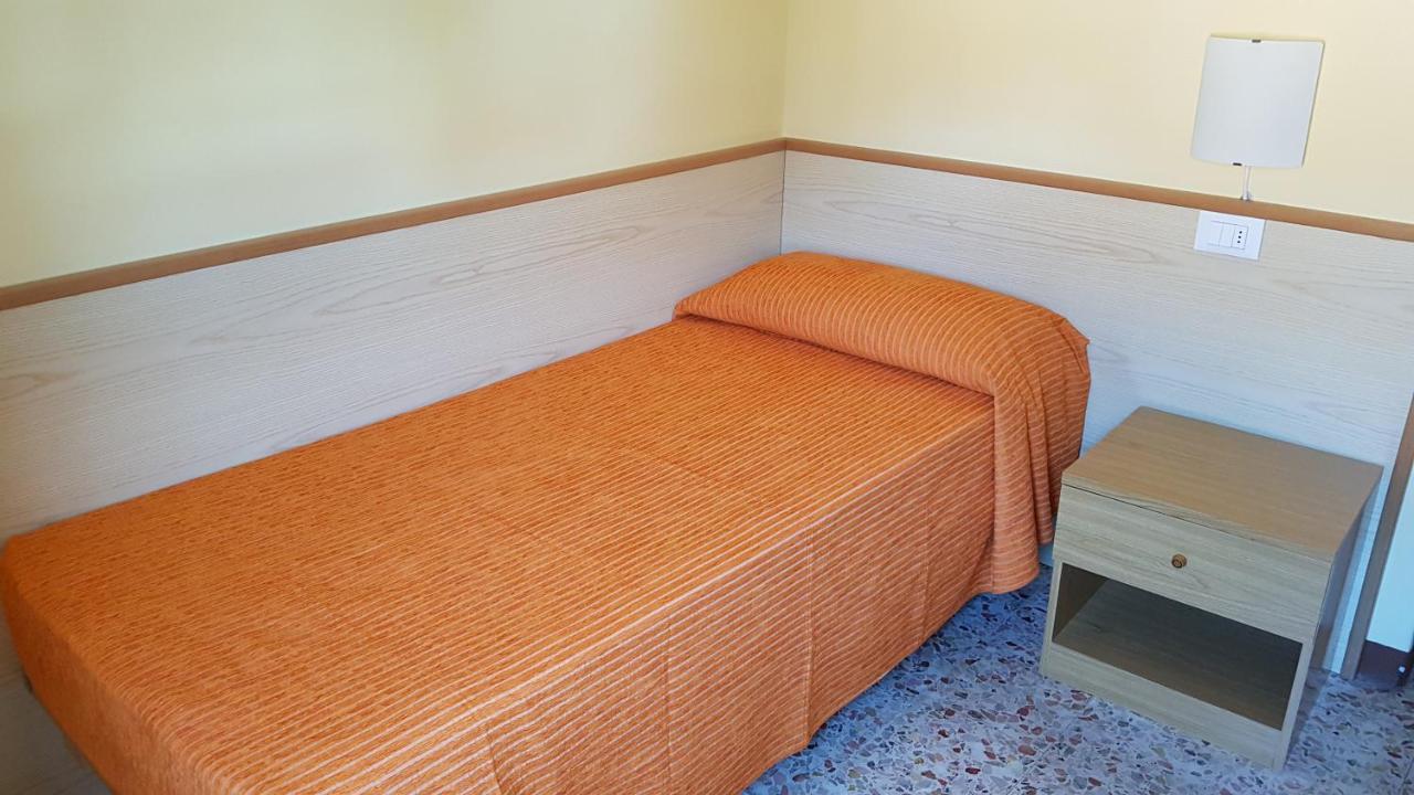 Albergo Meuble Olivi Toscolano Maderno Dış mekan fotoğraf